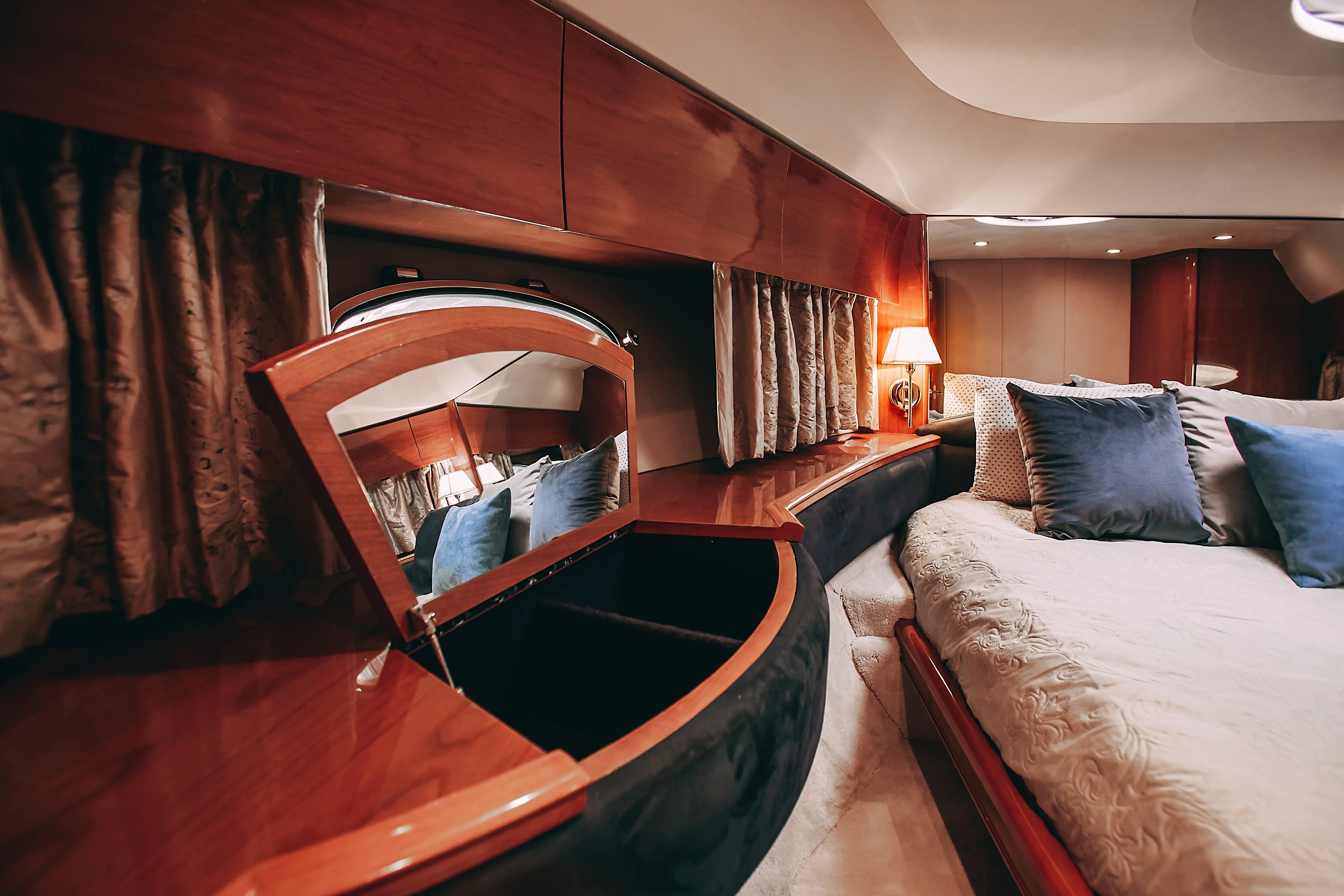 Яхта Princess 57 Esperanza image- 27